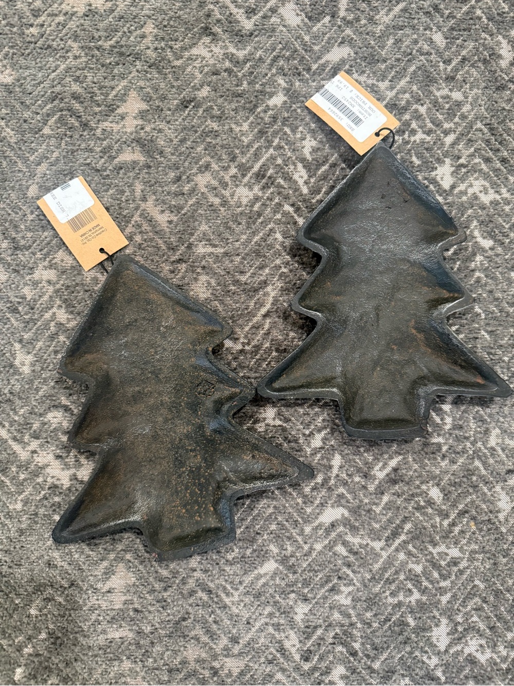 Creative Co-op Cast Iron Christmas Tree Decor